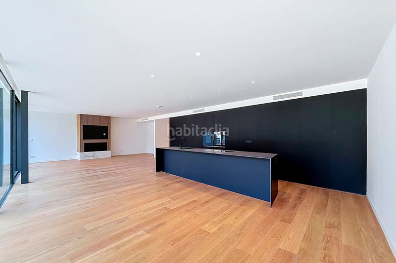 Foto dd587ed6-b609-494c-bcab-c8874bad9a4c. Apartament amb xemeneia calefacció aparcament piscina a Madrid