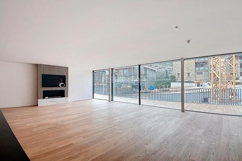 Foto 7fa5821b-0371-440a-b715-b72cee935f74. Planta baja  de obra nueva en venta en Ordino