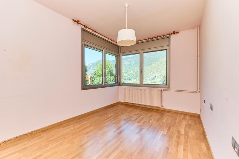 Foto 1731c2af-9046-45e0-b145-527f7a31fbe1. Chalet avec chauffage parking dans Encamp Encamp