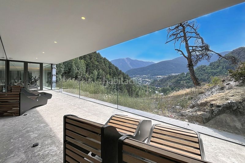 Foto 728f4380-b3f3-4b51-8c92-925295cb268a. Pis amb xemeneia calefacció aparcament piscina a Ordino