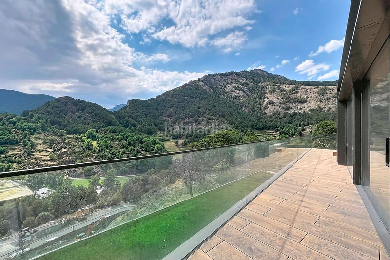 Foto cd10facd-d872-4890-806c-7b34babcac08. Pis amb xemeneia calefacció aparcament piscina a Ordino