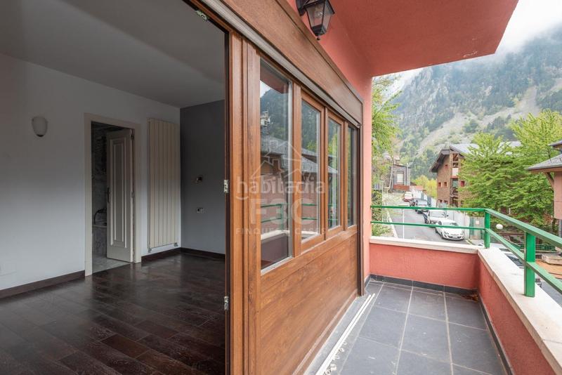 Foto 5ac7113d-be63-486f-8a5a-04d15805c1c1. Casa aparellada amb calefacció aparcament a Les Escaldes Escaldes-Engordany