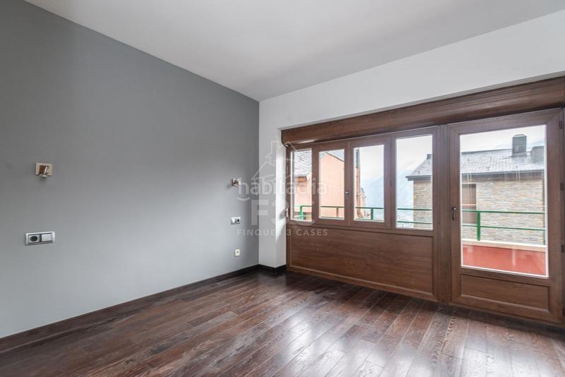 Foto 5bdf8490-cf26-4a75-ba56-0821db99dfb9. Casa aparellada amb calefacció aparcament a Les Escaldes Escaldes-Engordany