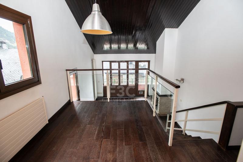 Foto 5cde1819-2aa7-4a49-b1cb-7e64bd87d5d4. Casa aparellada amb calefacció aparcament a Les Escaldes Escaldes-Engordany