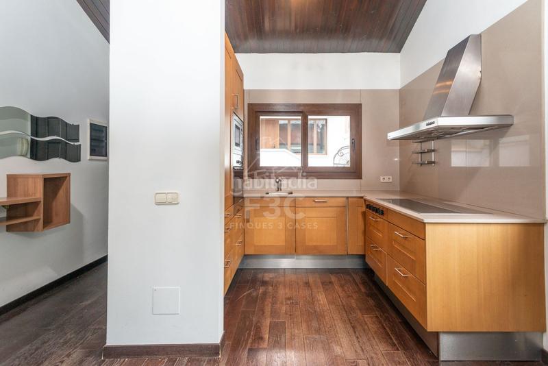 Foto 80f35c39-83a4-40c3-b121-bfe9819d18ef. Casa aparellada amb calefacció aparcament a Les Escaldes Escaldes-Engordany