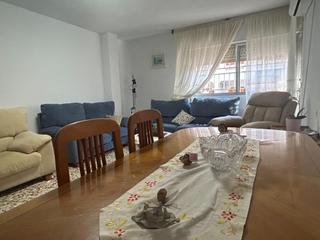Appartement à Centro. Gran piso en planta baja en los alcázares con plaza de garaje in