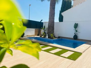 Xalet a San Pedro del Pinatar. Contruccion villa semiadosadas