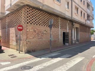 Local Comercial a Calle de la Luz 33