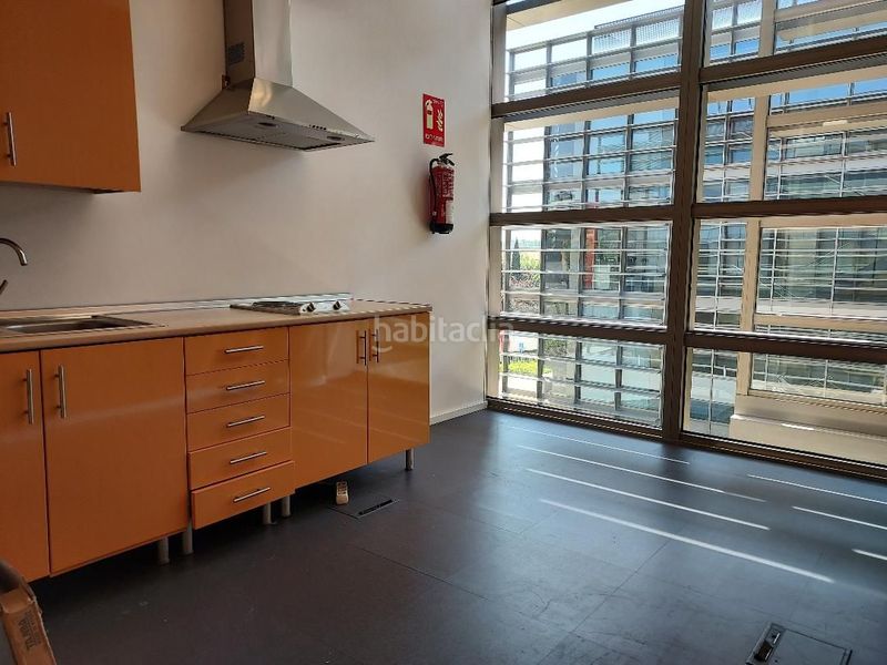 Foto f3b9bc58-e6b7-4454-bc94-ee0bcbc30834. Location bureau avec chauffage dans Zona Industrial Alcobendas