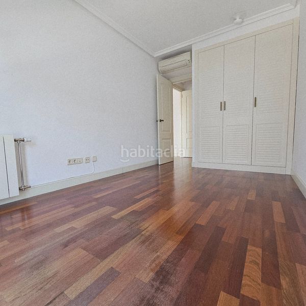 Foto 06ded110-4e52-4fe7-9106-3135a1913579. Rent flat with heating parking pool in Sanchinarro Madrid