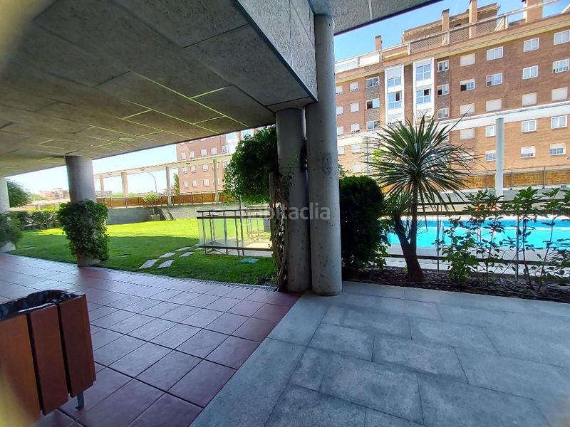Foto 084533e4-4a06-4f56-a5be-eb5e659936ea. Rent flat with heating parking pool in Sanchinarro Madrid