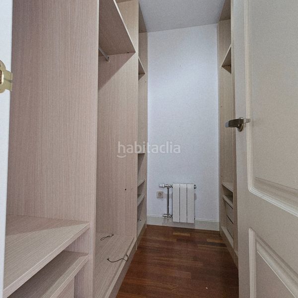 Foto 294d93b7-2cdc-421c-ba54-31f091da5b55. Rent flat with heating parking pool in Sanchinarro Madrid