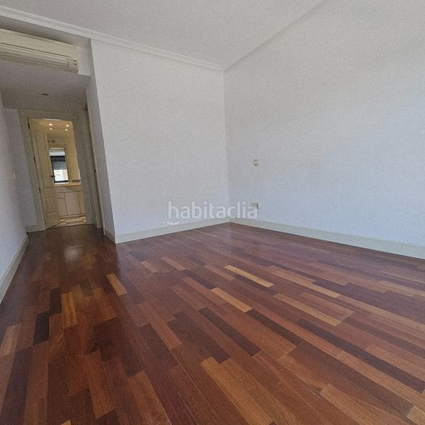 Foto 7b935049-378f-4251-a3ad-9694e8e2f122. Rent flat with heating parking pool in Sanchinarro Madrid