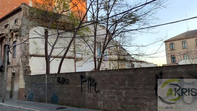 Foto 8b64d930-abbd-4dca-8d1e-a2f5441e7e56. Terreny residencial a Centre Figueres