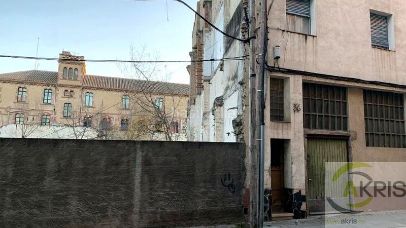 Foto f7b1a9a9-2bed-42cf-9ce2-f8389ae24867. Terreny residencial a Centre Figueres