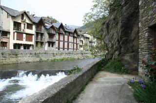 Dúplex  Carrer del pont. Duplex en venta en esterri de aneu, lerida