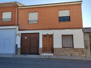 Casa  Conde valdelagrana. Amplisima casachalet adosado en consuegra