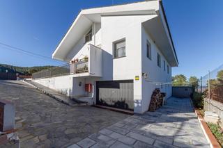 Casa  Carrer mare de déu de l'estrella. Espectacular casa a la venta en gelida, barcelona