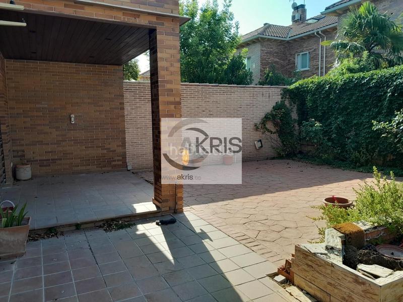 Foto 978c47ed-da2d-4072-8e8d-b636245f92a7. Casa chalet con 4 dormitorios en Los Robles Seseña