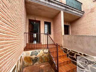 Casa adossada a Polán. Chalet en venta en rentabilidad