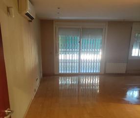 Appartement  Carrer pablo iglesias. Piso en venta en viladecans, barcelona  ocupado