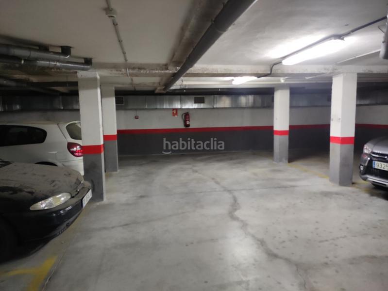 Foto ce477c73-f885-4b64-850d-ebb1deea334c. Parking voiture dans Olías del Rey
