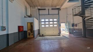 Nau industrial a Malgrat de Mar. Nave comercial recientemente reformada y adaptada a la normativa