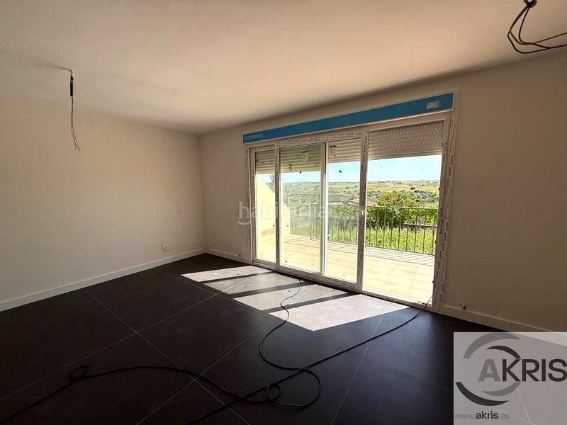 Foto 08550a0e-c647-4763-8908-ca46abfcf6bf. Casa a schiera con riscaldamento parcheggio in Torre de Esteban Hambrán (La)