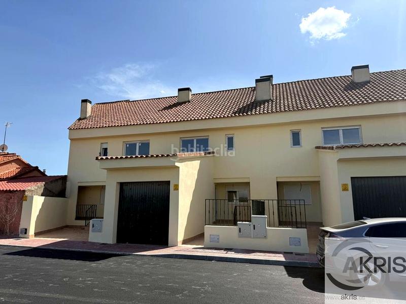 Foto 15e0560a-a5c1-4f23-a841-33bb16b143ef. Casa a schiera con riscaldamento parcheggio in Torre de Esteban Hambrán (La)