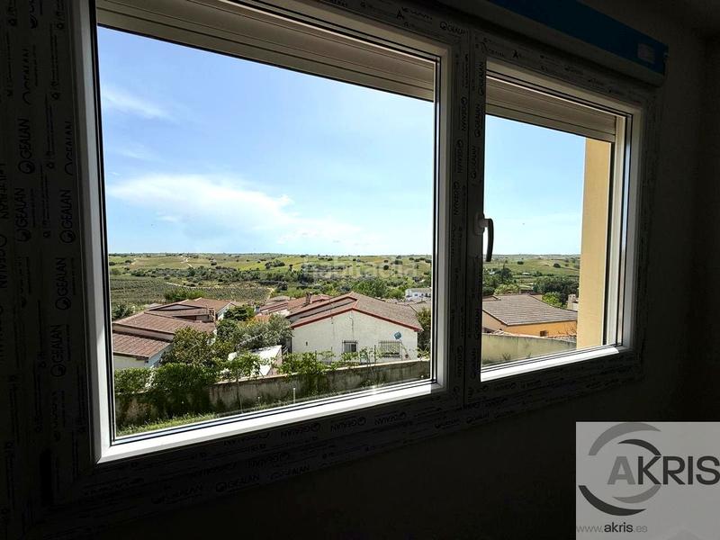 Foto 273719b7-9ca8-41fd-8ee5-aa7e62a61281. Casa a schiera con riscaldamento parcheggio in Torre de Esteban Hambrán (La)