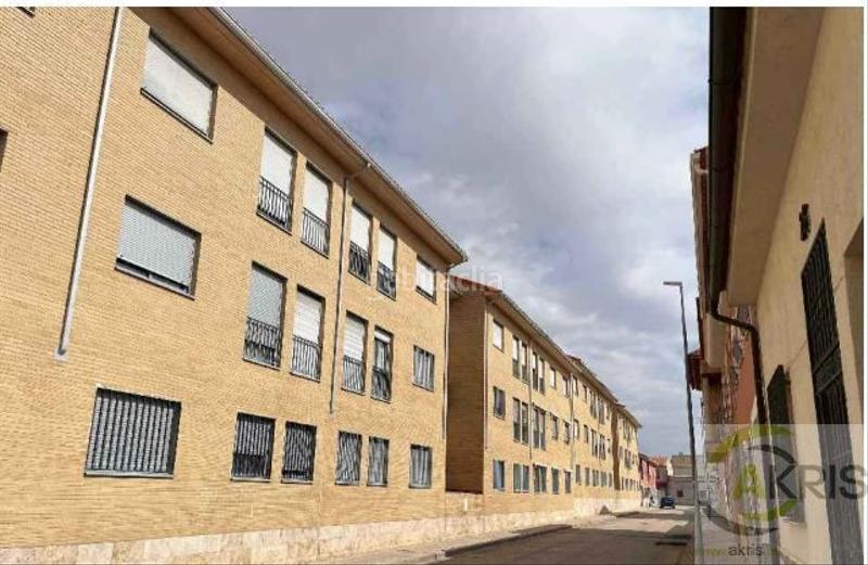 Foto 84906ebb-dab2-4c72-8324-b484864376b6. Piano terra con parcheggio in Manzanares