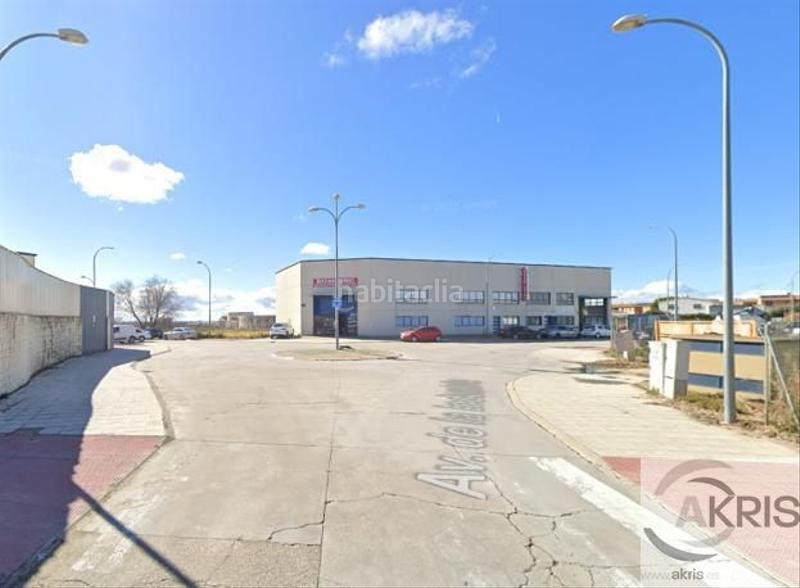 Foto b59f61bd-af95-4145-aa89-5646f9a24bb4. Nave industrial nave ocupada, no se puede visitar!! en el viso de san juan en Viso de San Juan (El)