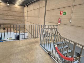 Nau industrial  Río jarama. Se vende nave industrial adosada