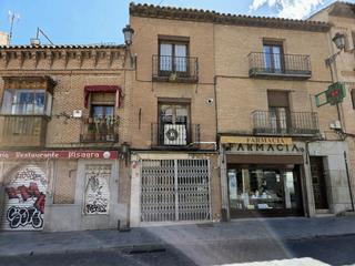 Casa adosada  Real del arrabal. Casa con local en puerta bisagra