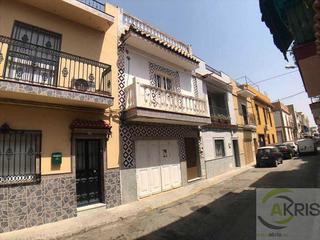 Maison  Fe. Casa en venta en sevilla