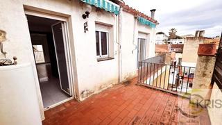 Maison  Carrer romaní. Adosado en venta en canet de mar, barcelona