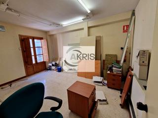 Pis  Nueva. Se puede convertir en vivienda!!!!