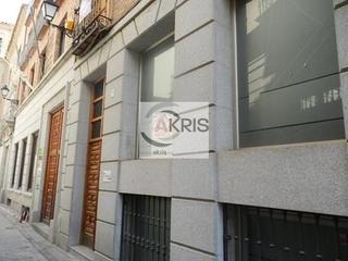 Pis  Nueva. Se puede convertir en vivienda!!!!