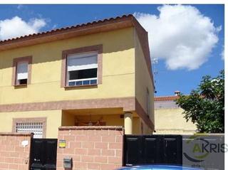 Haus  Del clavel. Chalet adosado en venta en el casar de escalona toledo