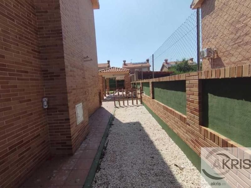 Foto 5d1ba6d4-c97e-4817-9e35-484fe918ed6f. House in Serranillos del Valle