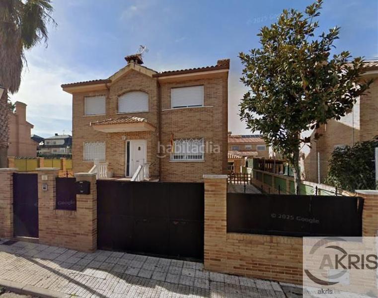 Foto e7bc2bfe-adb6-4f1d-abac-00b3a54c870c. House in Serranillos del Valle