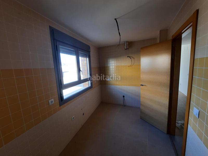 Foto b460057c-7be5-4ca7-ba6a-5b08976a3545. Edificio  terminado al 95 en Turleque