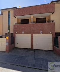 Haus  Justicia. Casa en venta en marchamalo guadalajara