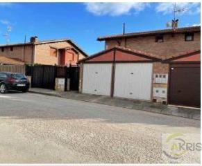 Haus  El álamo. Casa en venta en arcos de la llana burgos  alquilada