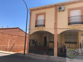 Casa  Júcar. Casa en venta en torrenueva ciudad real  ocupada