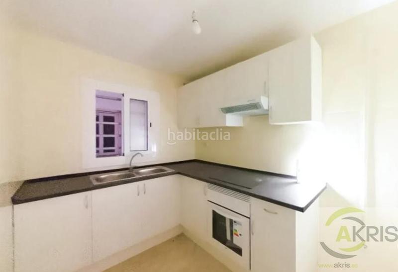 Foto bdba4915-3451-4b4d-a1fa-a05cf6ef53a9. Piso  ocupado en venta en lhospitalet de llobregat barcelona en Hospitalet de Llobregat (L´)