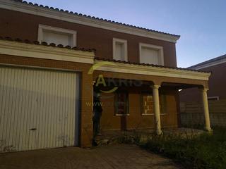 House  Juan de silva. Vivienda unifamiliar espaciosa en barcience