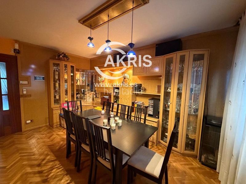 Foto 54b6b830-41e9-46d2-bca3-6a52fe9ece0e. Chalet mit parking pool in Ajalvir