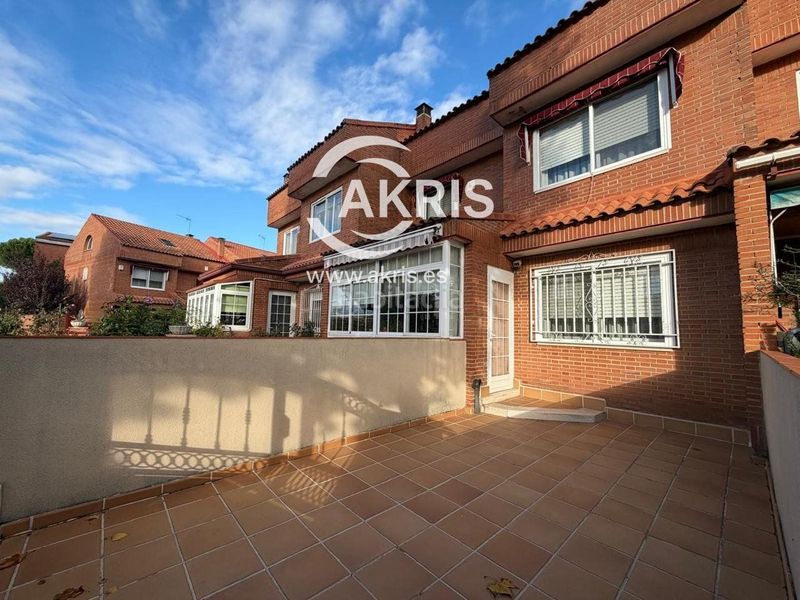 Foto 5fda2a38-38d6-4169-a0e1-ba69c4925c49. Chalet mit parking pool in Ajalvir