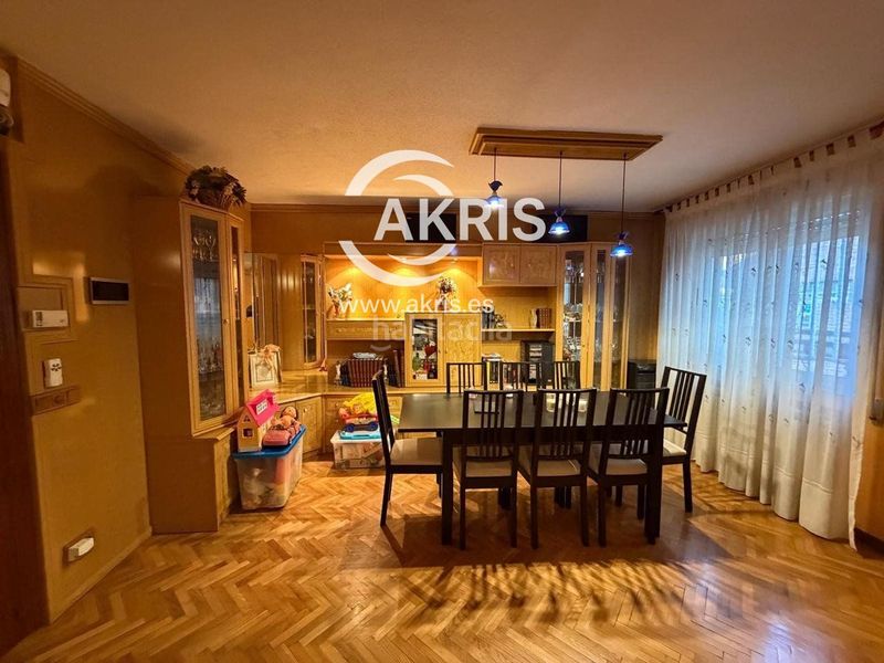 Foto 64509b51-70bd-4863-86cb-f8f143ca090b. Chalet mit parking pool in Ajalvir